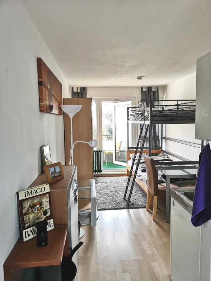 Komfortables Apartment, Next To University, Parking Ratisbona Exterior foto
